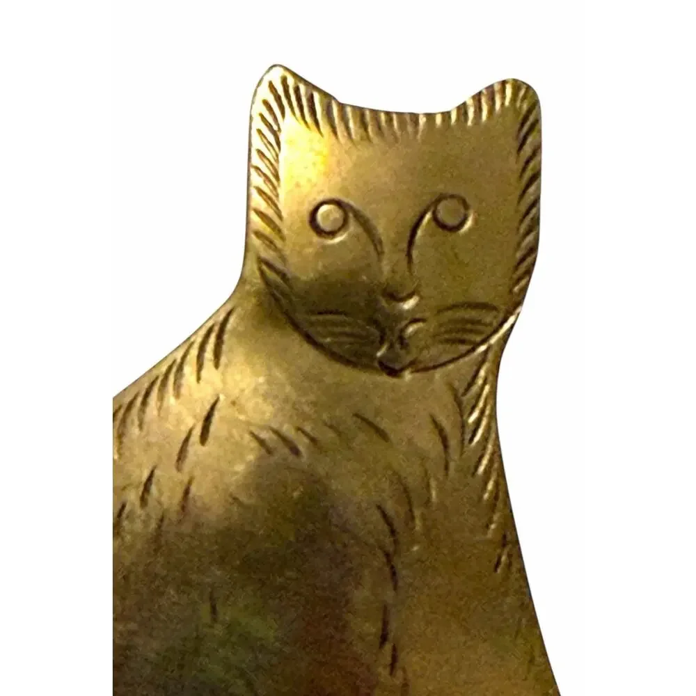 Vintage Brass Etched Cat Brooch Thin Gold Tone Metal FAST SHIPPING 3220-22